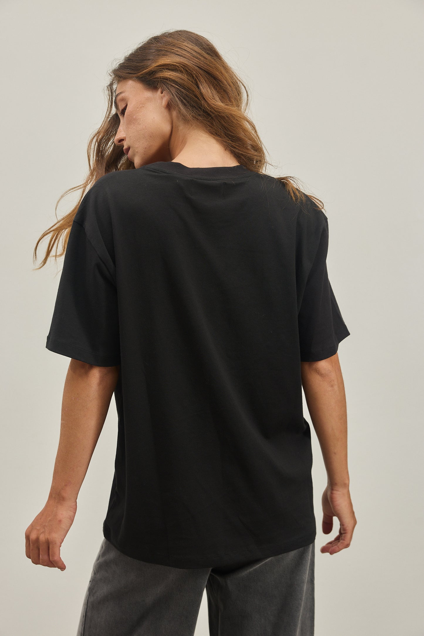 Black THE STREGNTH T-SHIRT טי שירט קצרה EMILY