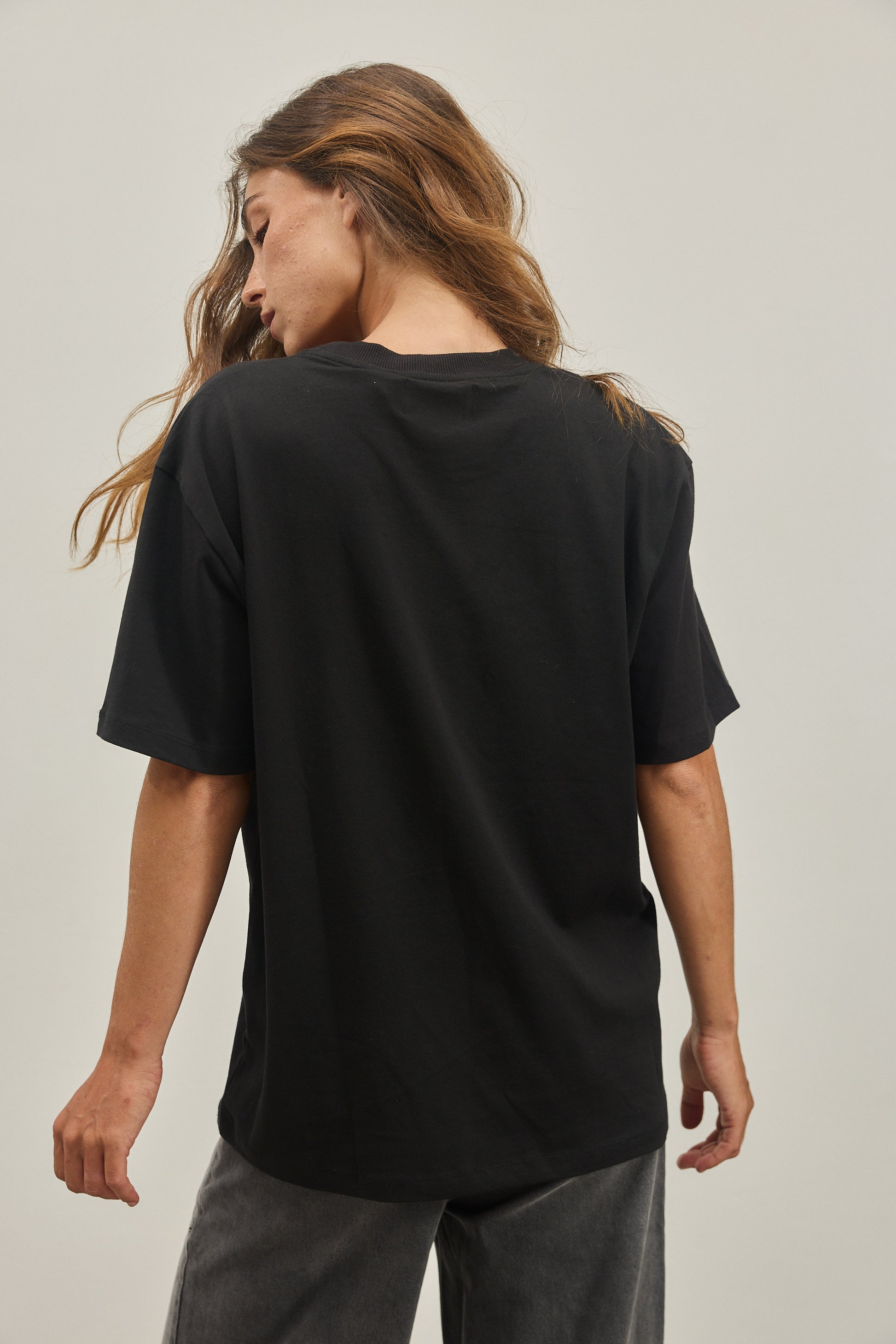 Black THE STREGNTH T-SHIRT טי שירט קצרה EMILY