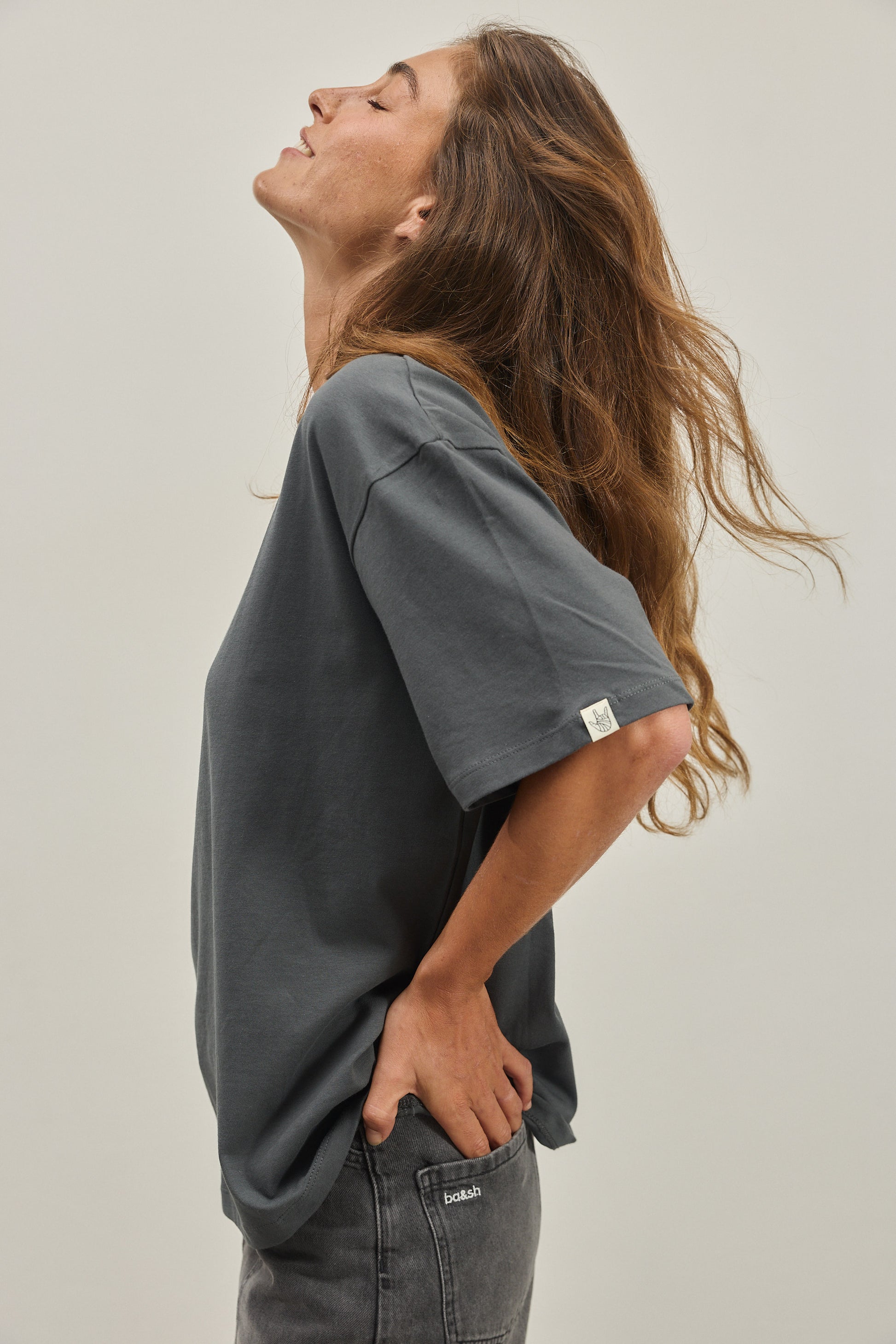 Gray THE STREGNTH T-SHIRT טי שירט קצרה EMILY