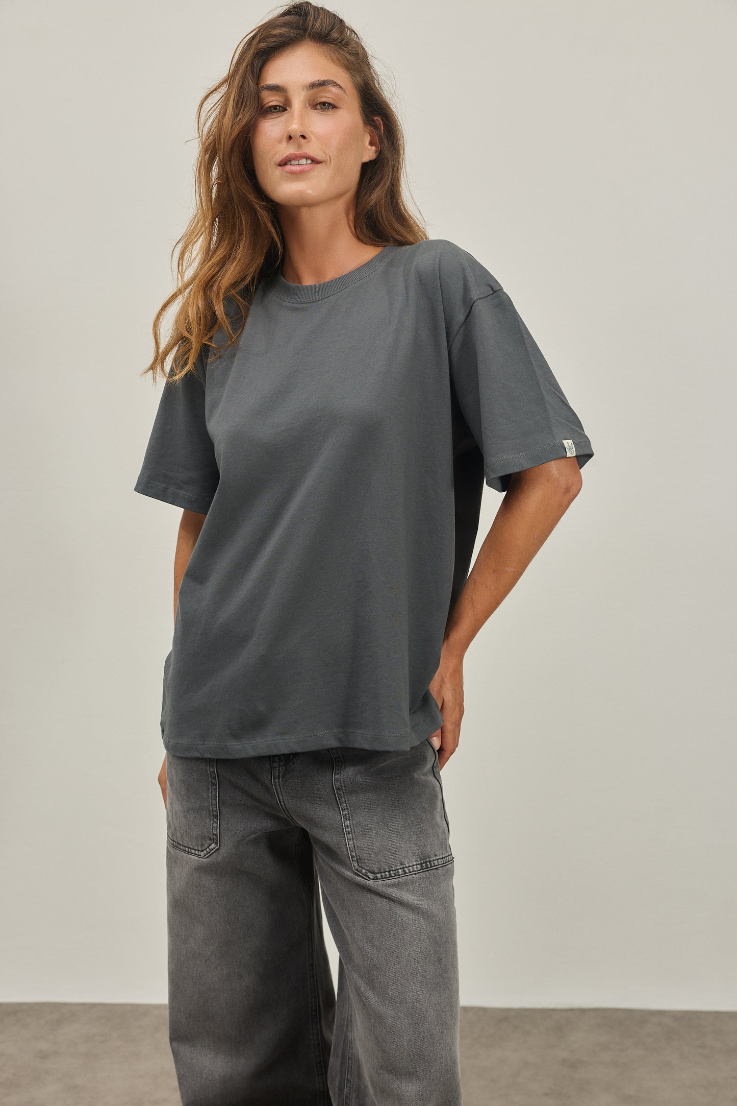 Gray THE STREGNTH T-SHIRT טי שירט קצרה EMILY