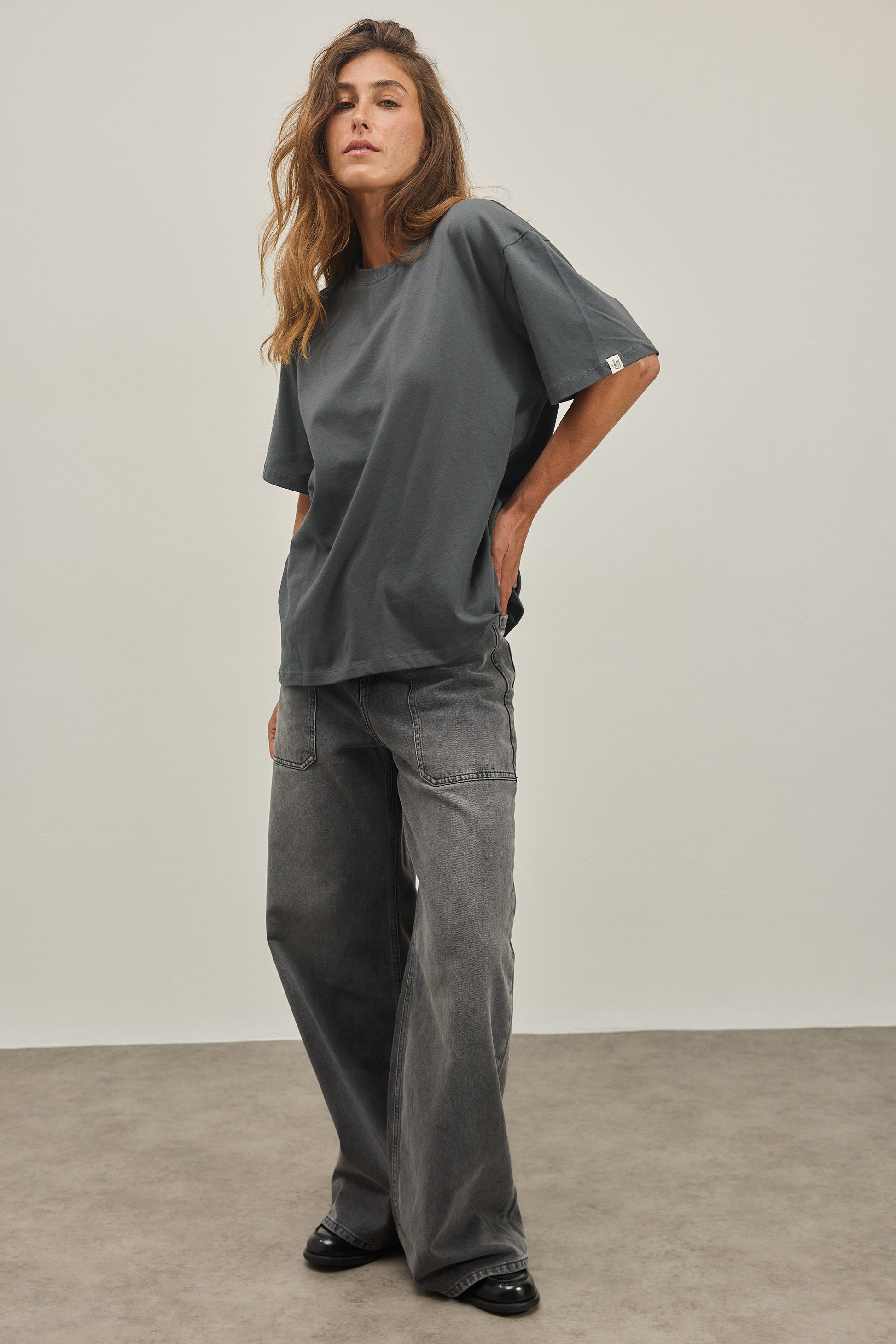 Gray THE STREGNTH T-SHIRT טי שירט קצרה EMILY