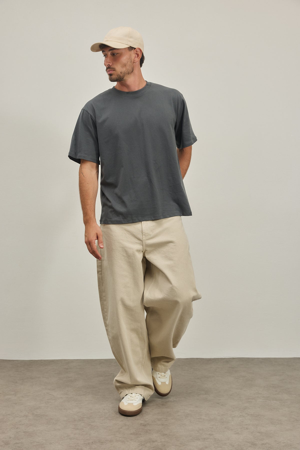 Gray THE STREGNTH T-SHIRT טי שירט קצרה EMILY