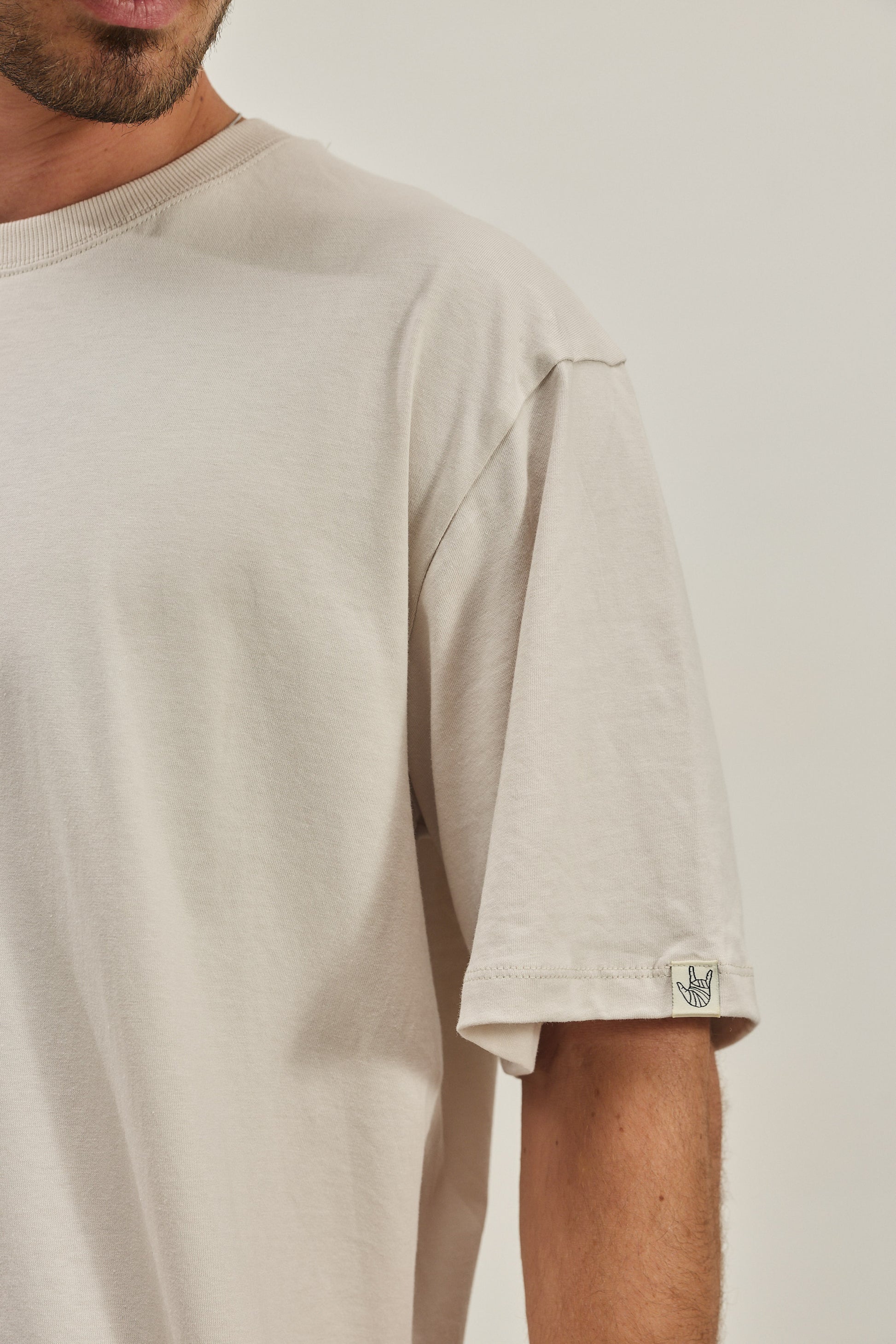 Gray THE STREGNTH T-SHIRT טי שירט קצרה EMILY