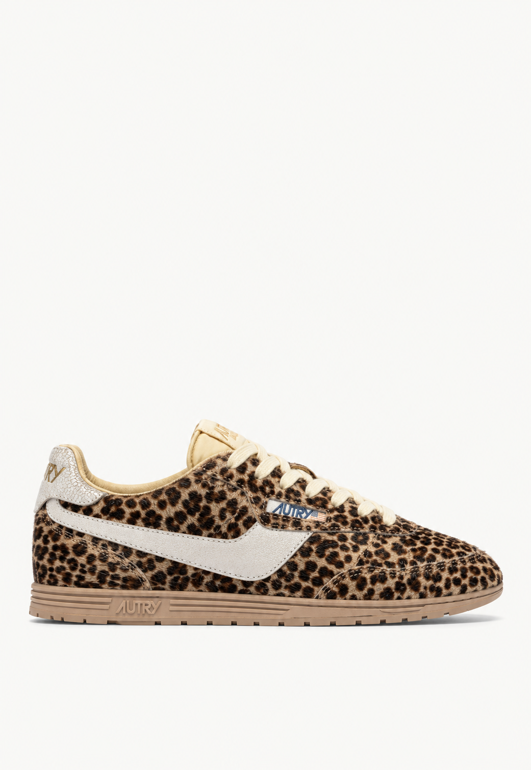 White Smoke נעלי סניקרס לנשים Windspin Low AUTRY
