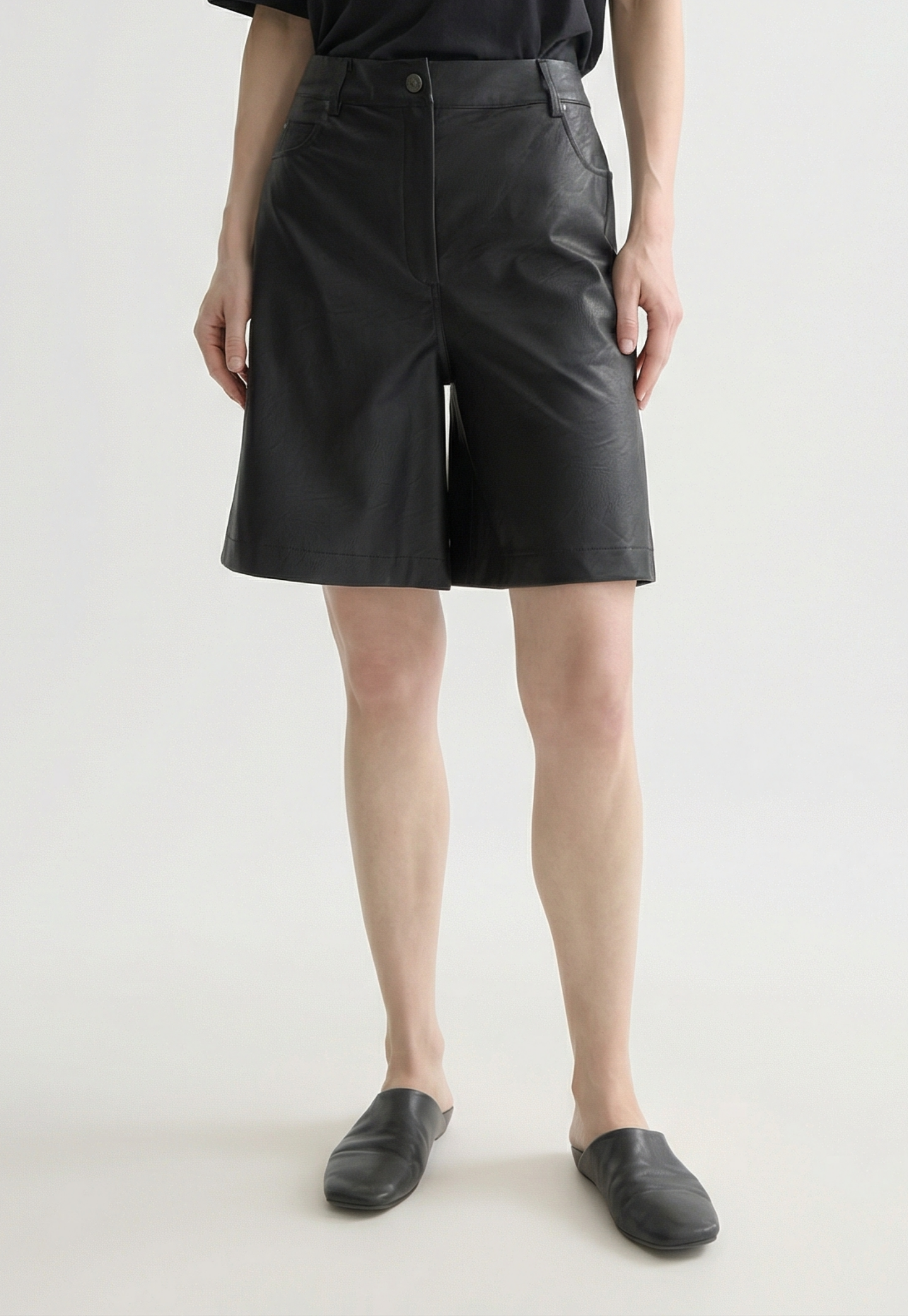 Lavender מכנסיים קצרים דמוי עור לנשים Faux Leather SCOTCH & SODA