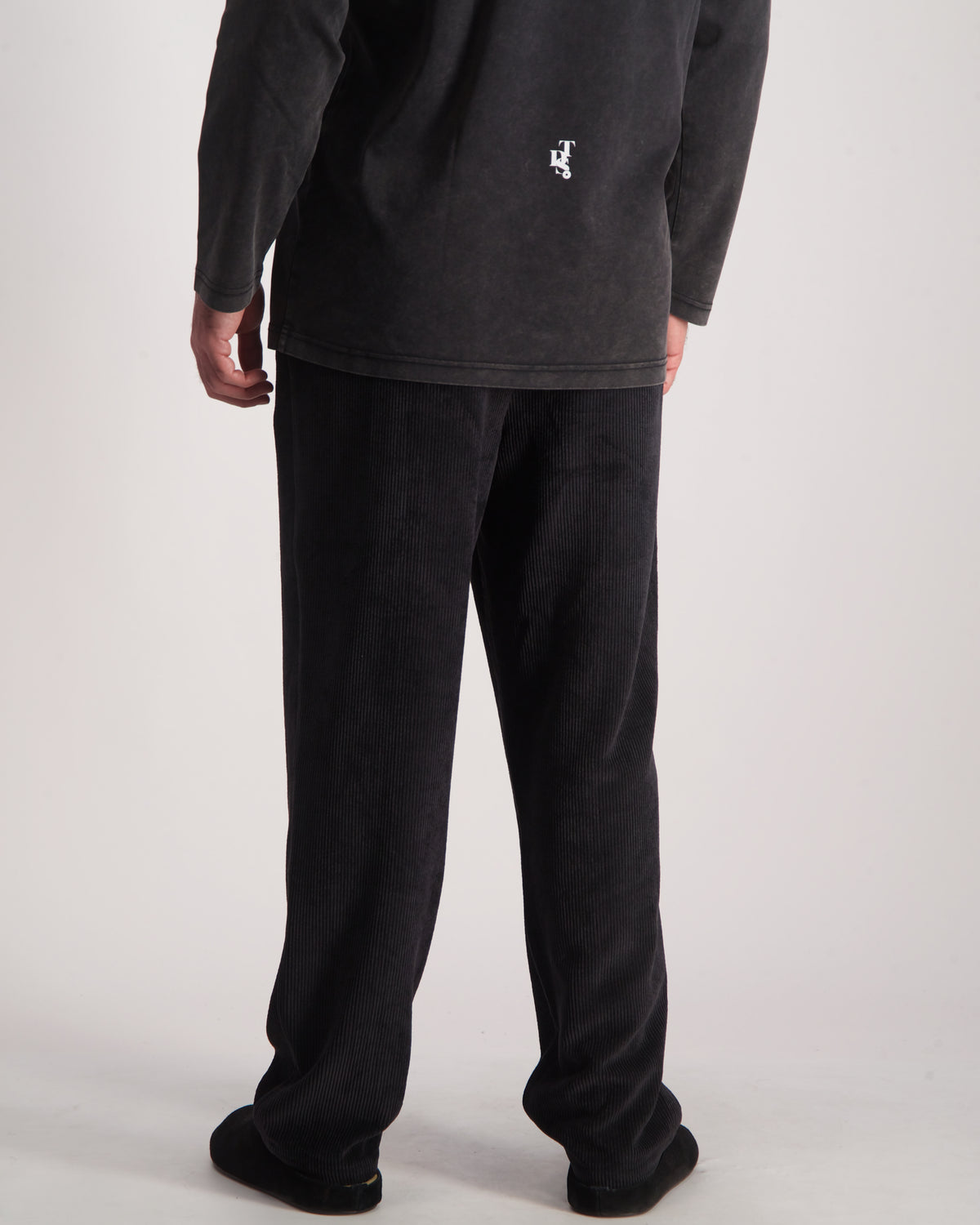 Black מכנסיים ארוכים לגברים Jonhnny Corduroy 05 THIRTY DEGREES
