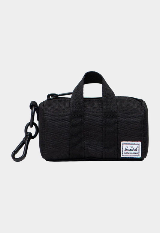 Black HERSCHEL NOVEL DUFFLE BAG CHARM מחזיק מפתחות HERSCHEL