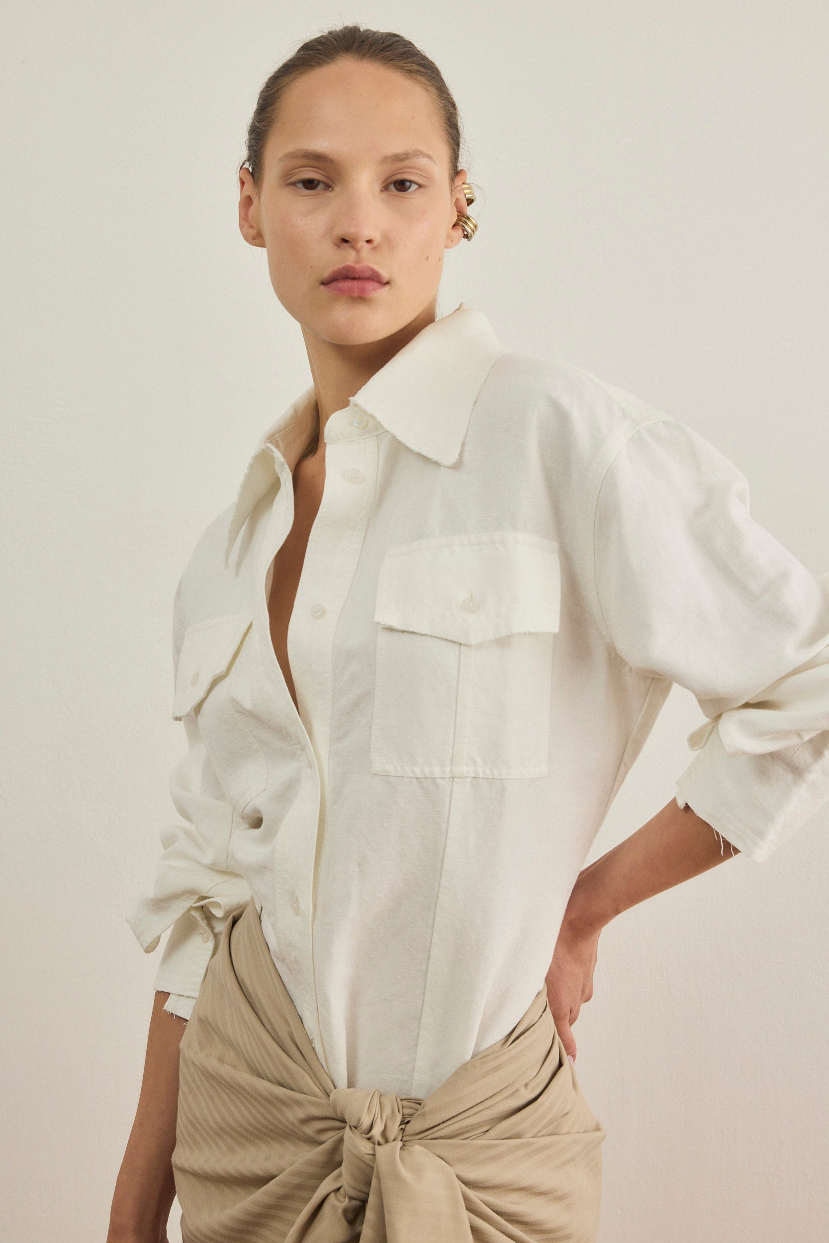 Light Gray חולצה מכופתרת ארוכה לנשים Linen PAPER