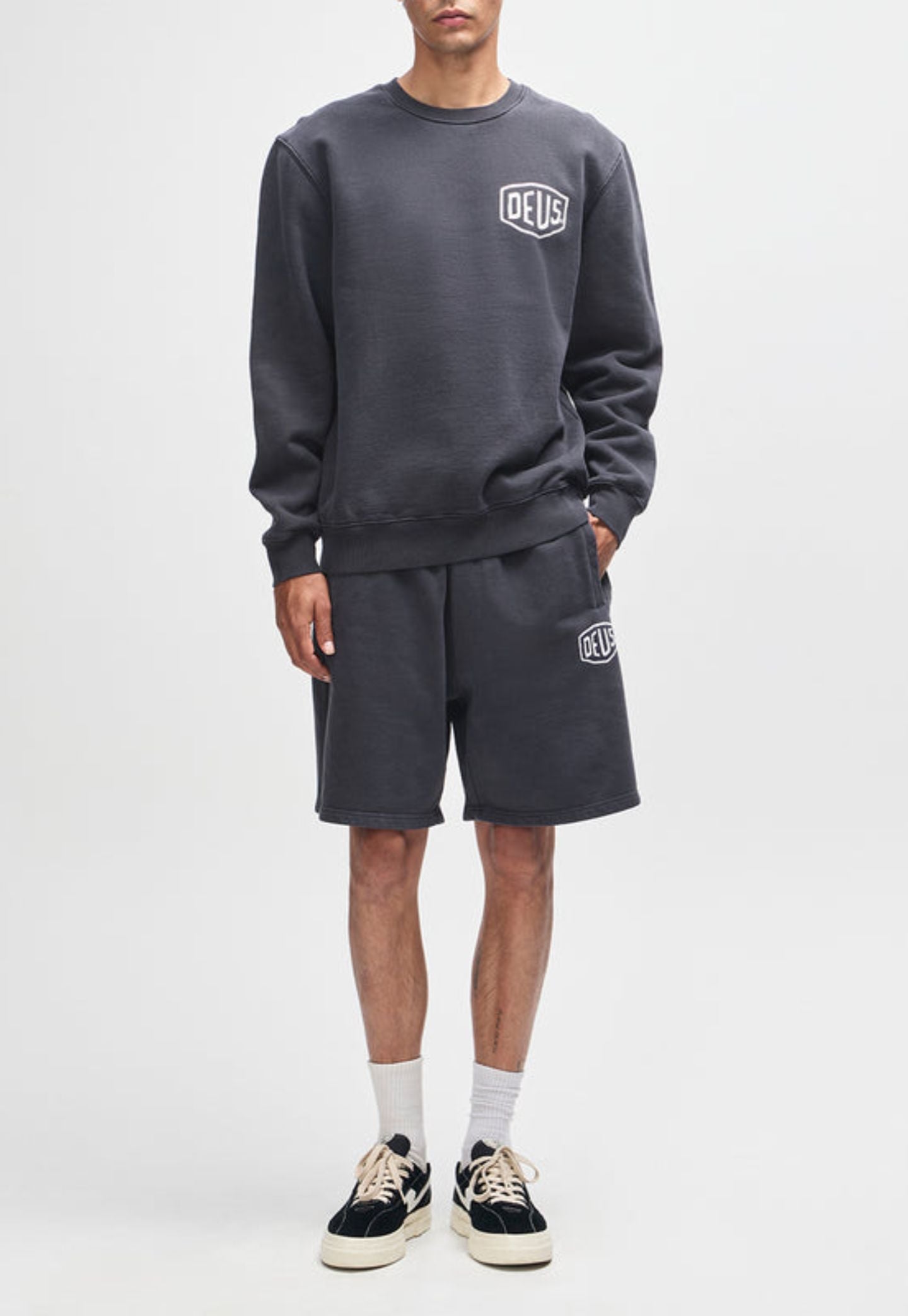 Lavender מכנסי שורטס פוטר לגברים Shield Garment Dyed Track Short Black DEUS EX MACHINA