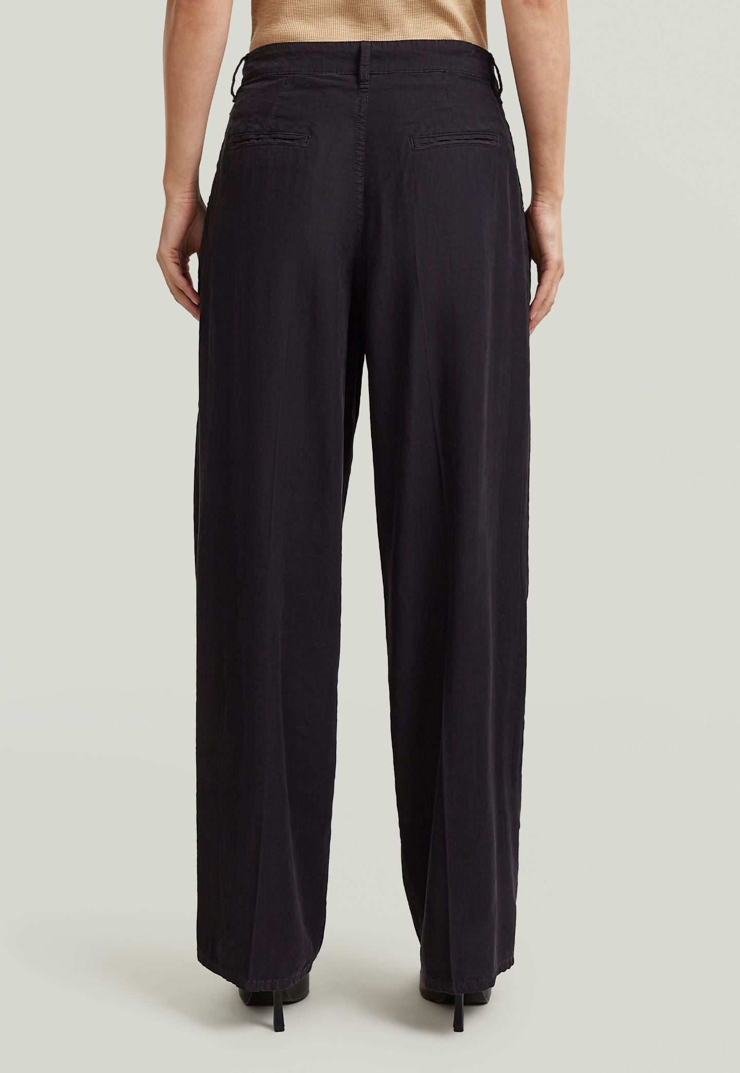 Black מכנסיים ארוכים לנשים Pleated Chino G STAR