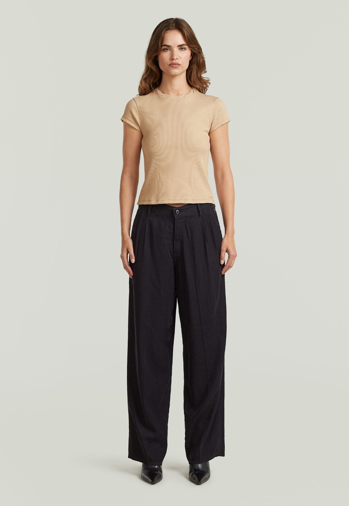 Black מכנסיים ארוכים לנשים Pleated Chino G STAR