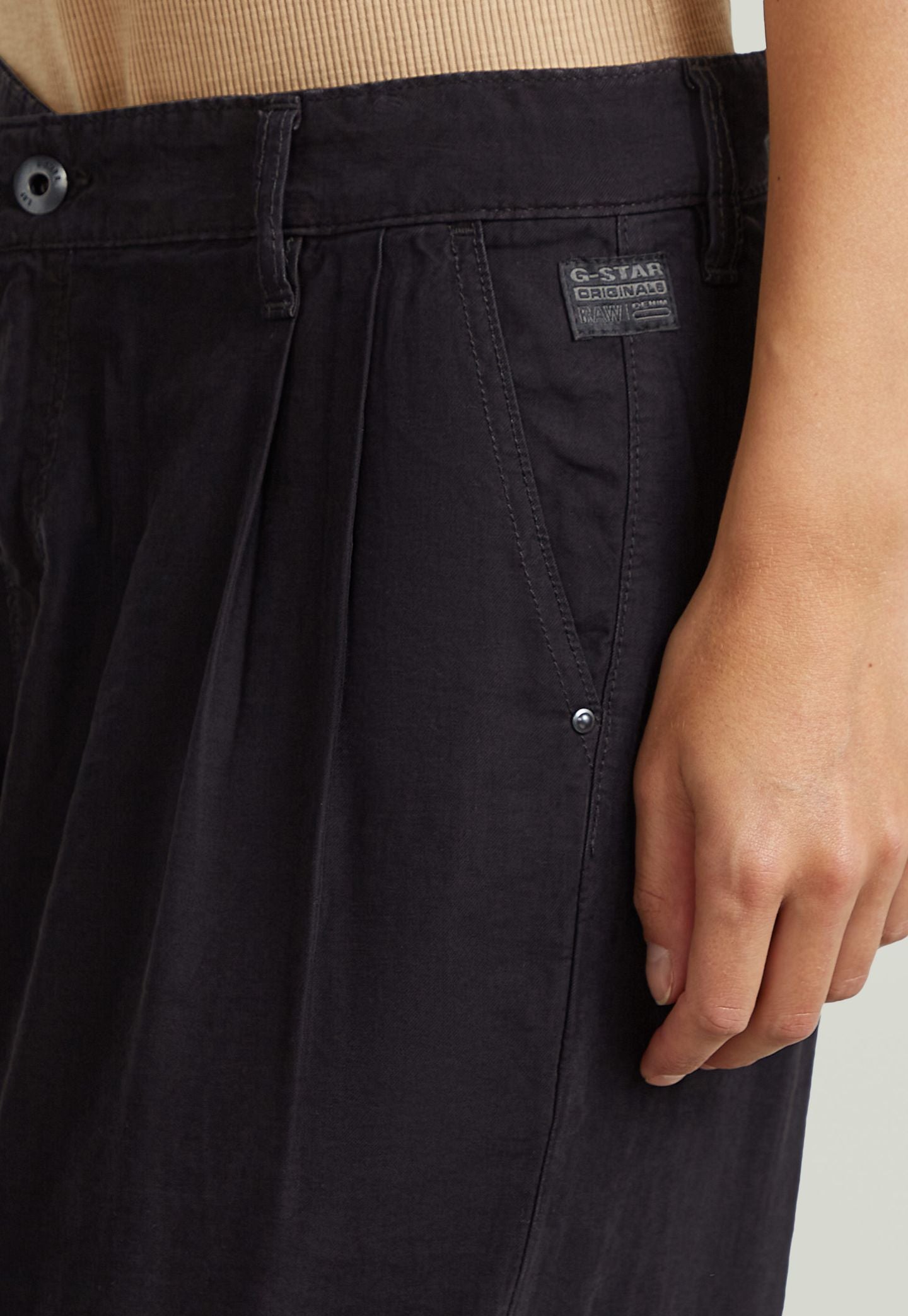 Black מכנסיים ארוכים לנשים Pleated Chino G STAR