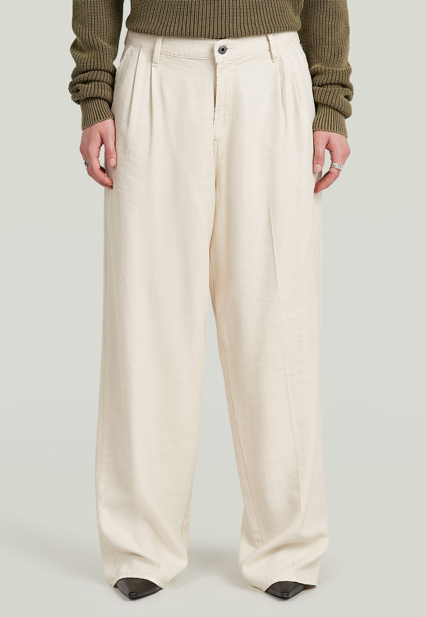 Light Gray מכנסיים ארוכים לנשים Pleated Chino G STAR