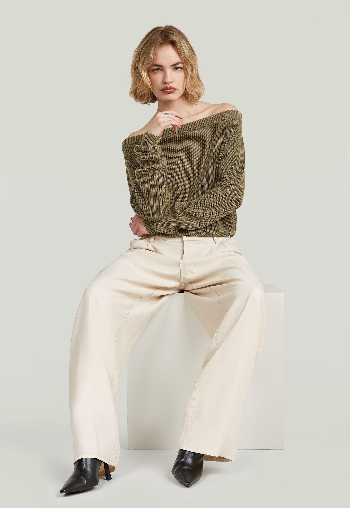 Light Gray מכנסיים ארוכים לנשים Pleated Chino G STAR