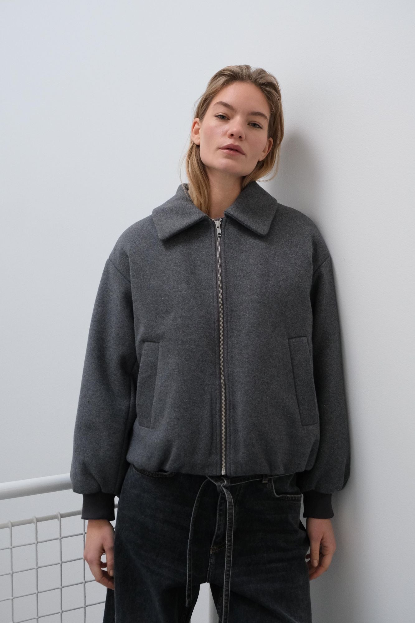 Light Gray בומבר ג'קט לנשים Ommi MODSTROM