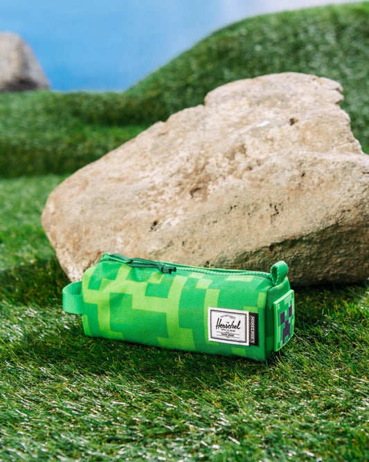 Dark Olive Green קלמר Minecraft Settlement Pencil Case HERSCHEL
