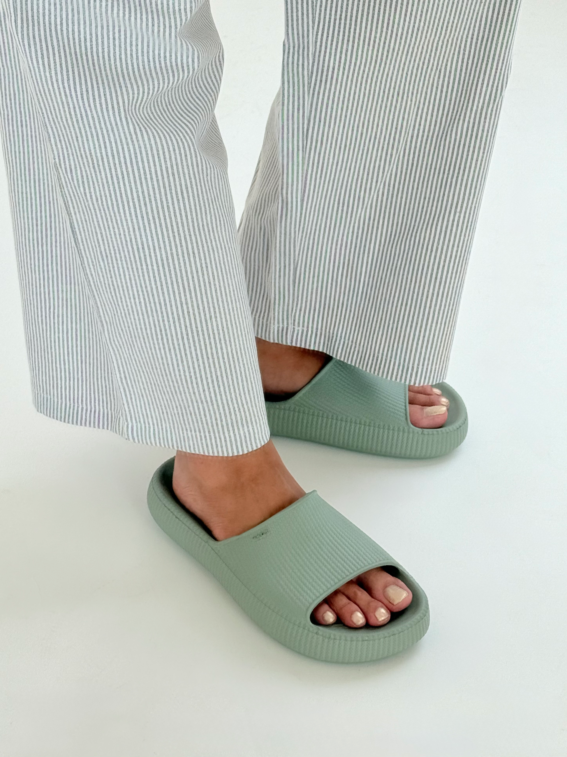 Light Gray כפכפים לנשים Leveza ZAXY