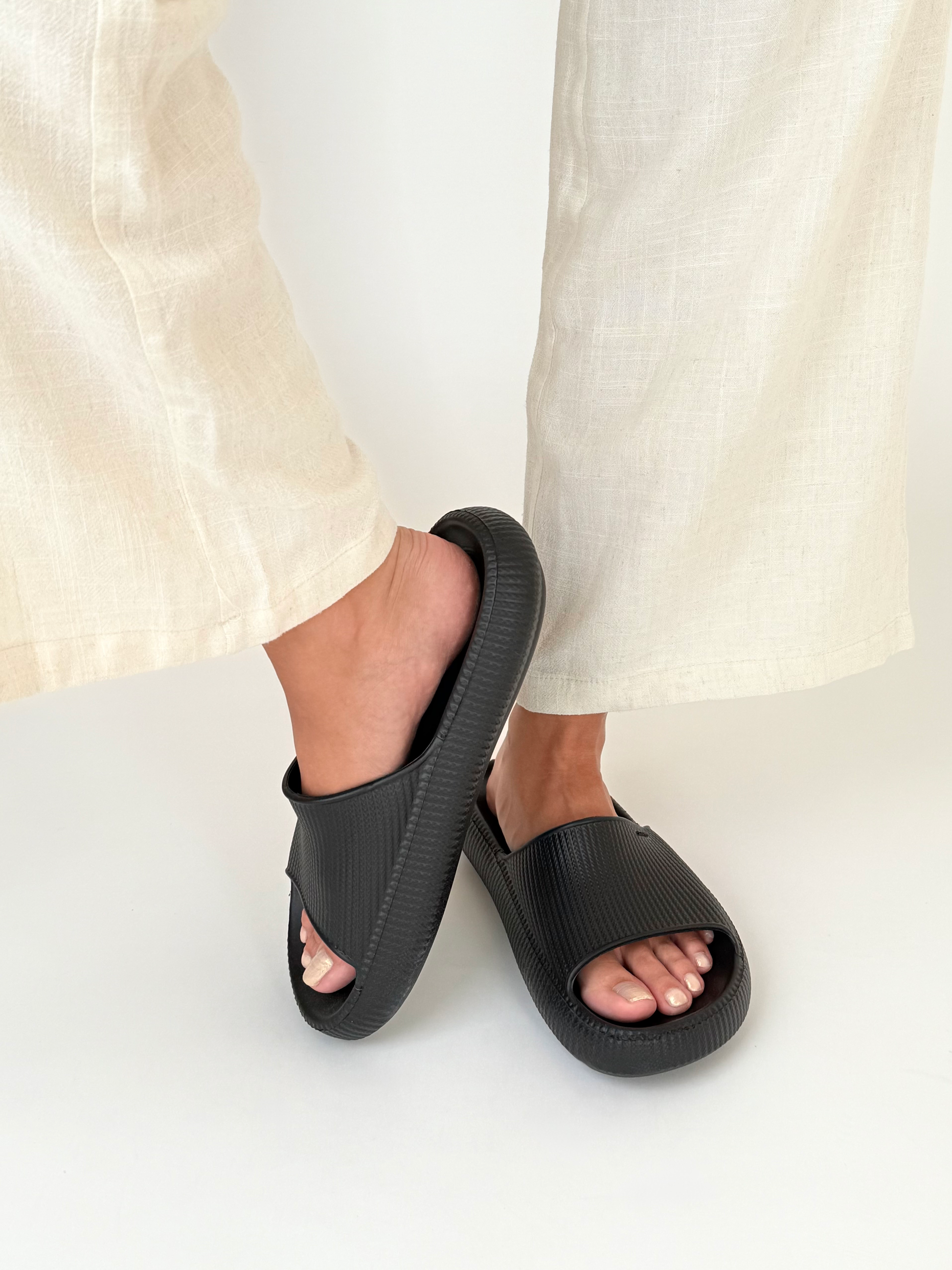 Antique White כפכפי סלייד לנשים Leveza ZAXY