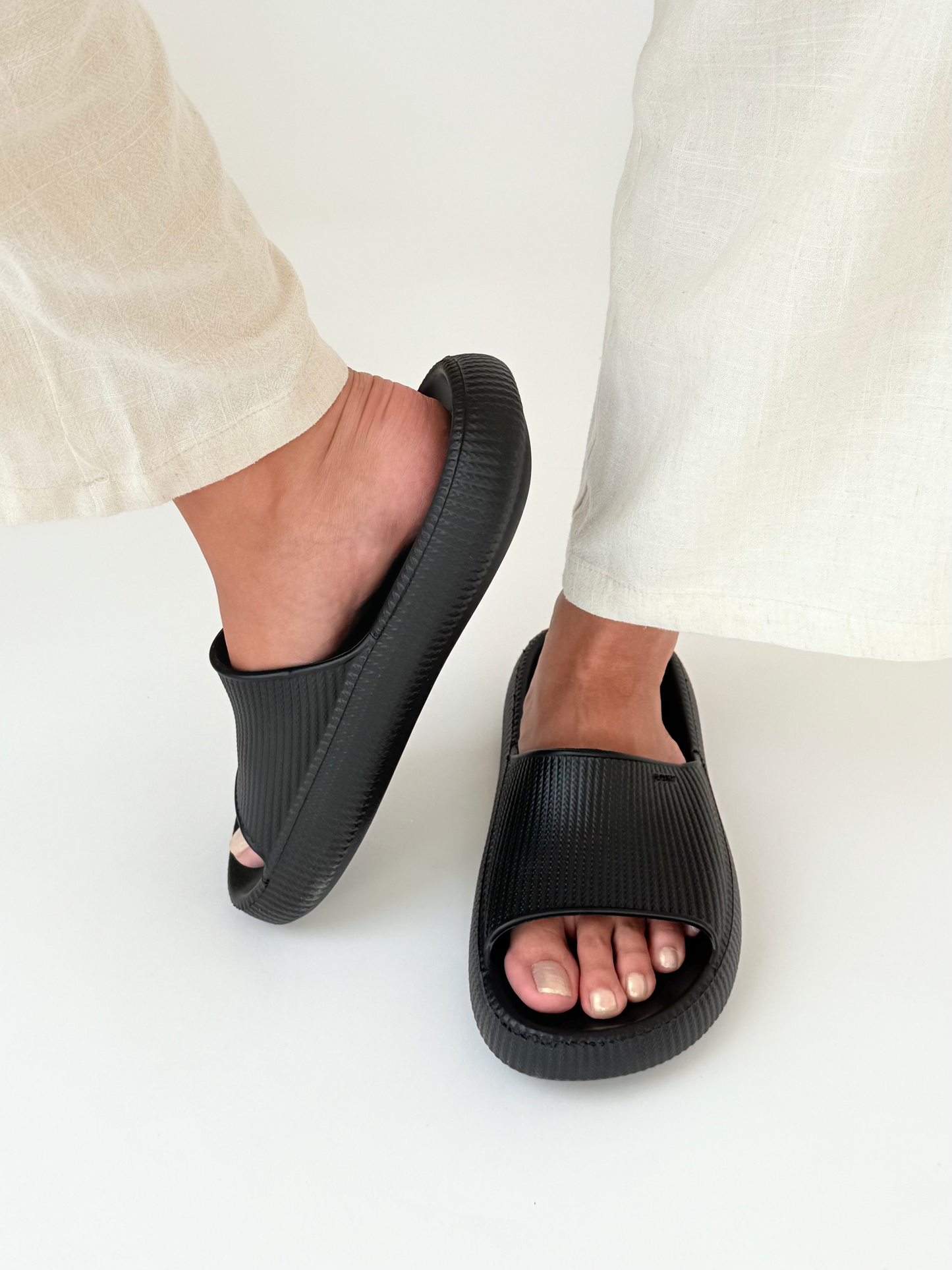 Antique White כפכפי סלייד לנשים Leveza ZAXY