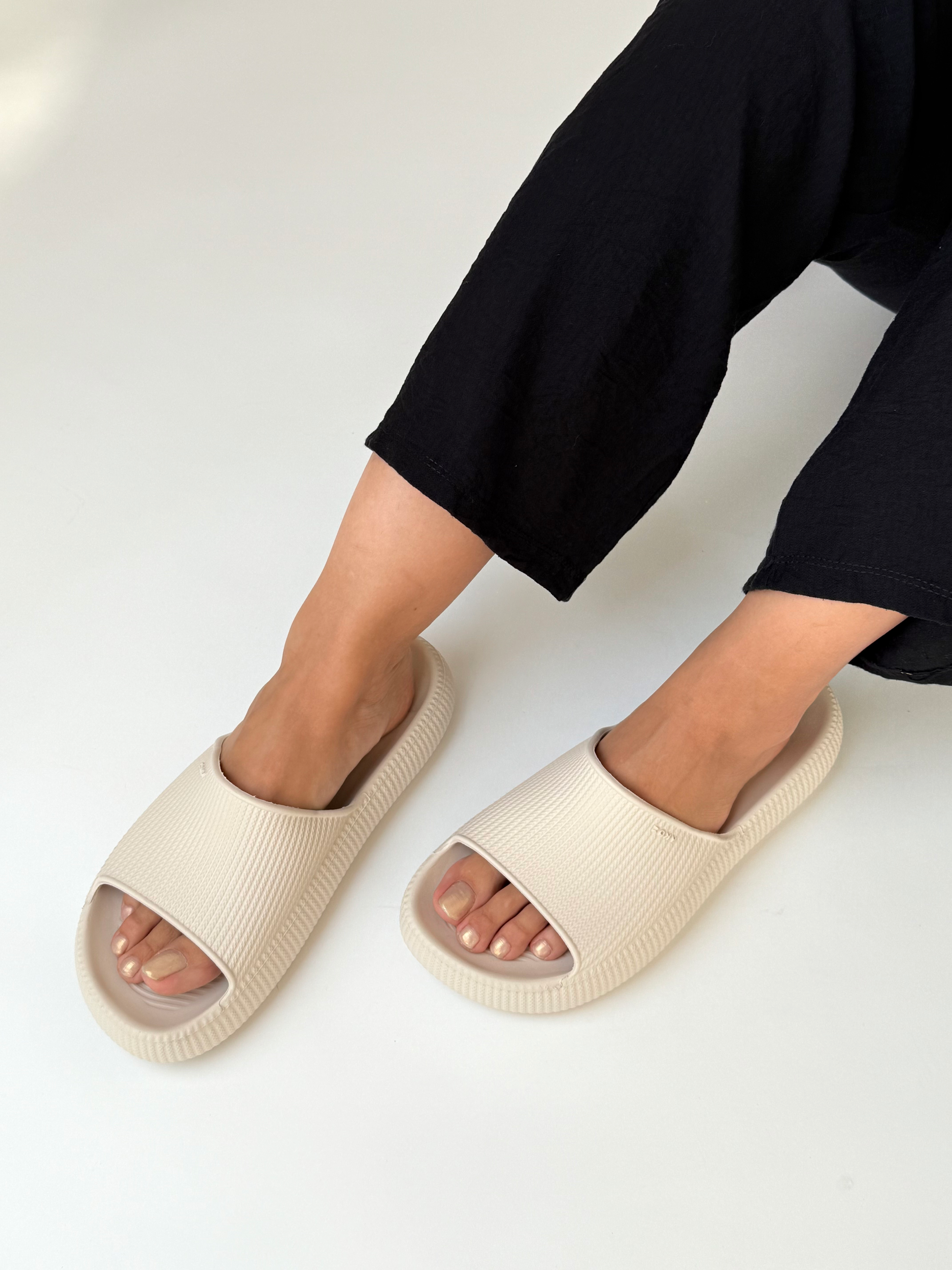 Light Gray כפכפי סלייד לנשים Leveza ZAXY