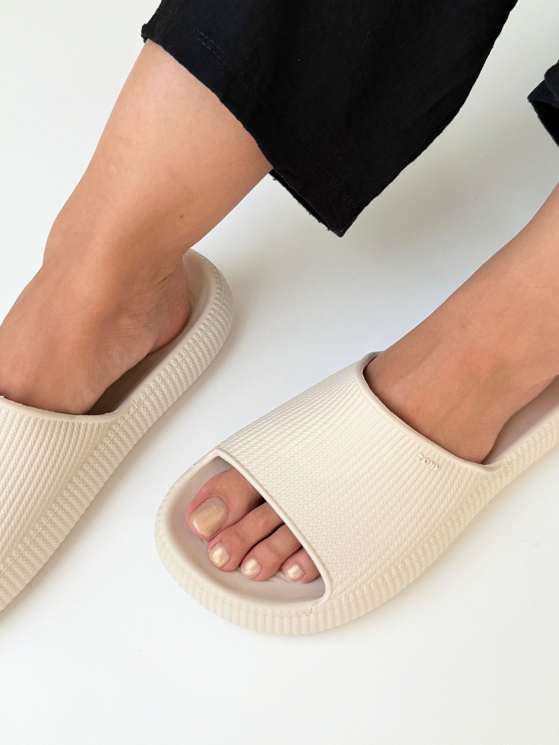 Light Gray כפכפי סלייד לנשים Leveza ZAXY