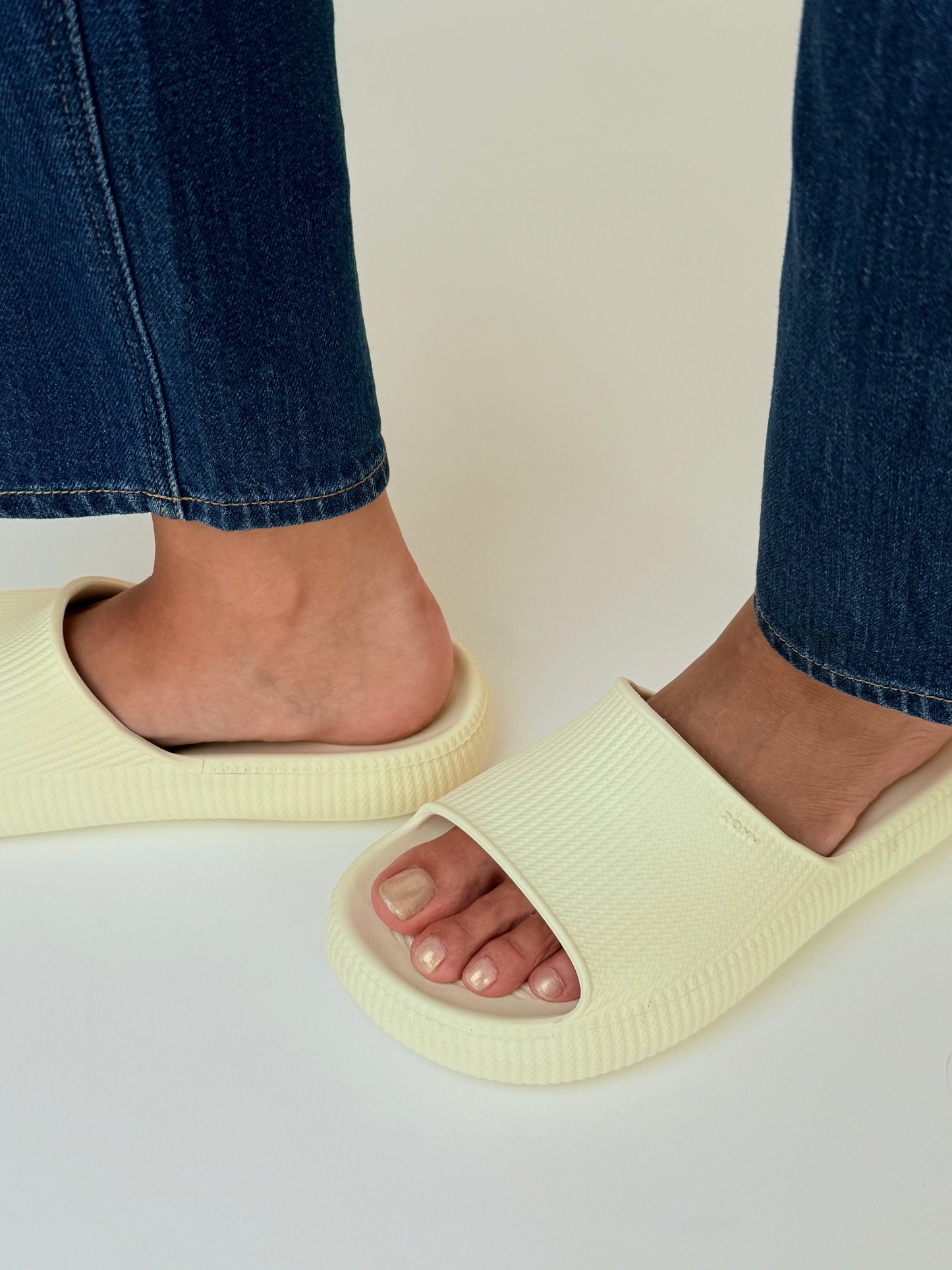 Gray כפכפי סלייד לנשים Leveza ZAXY