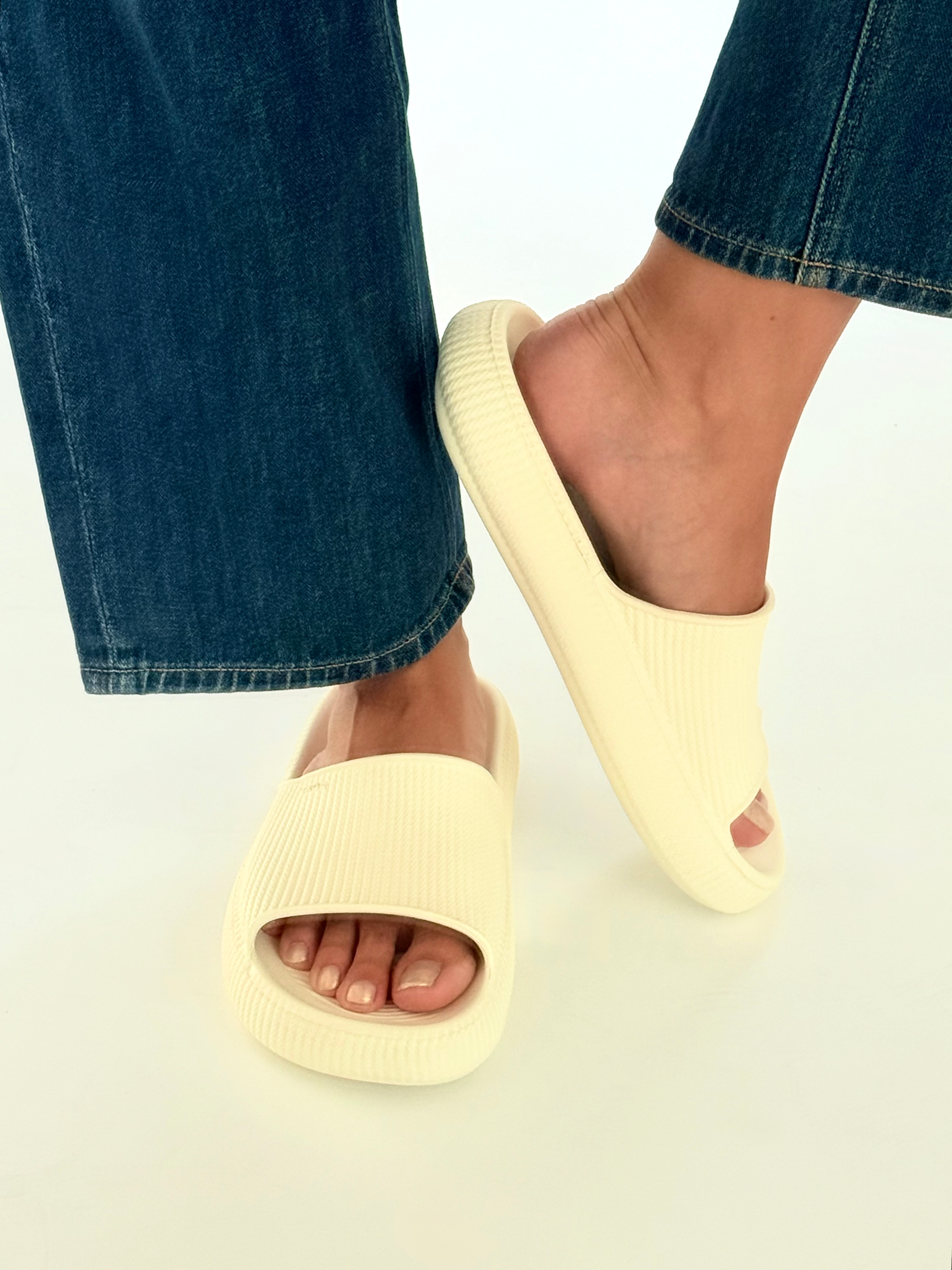 Antique White כפכפי סלייד לנשים Leveza ZAXY