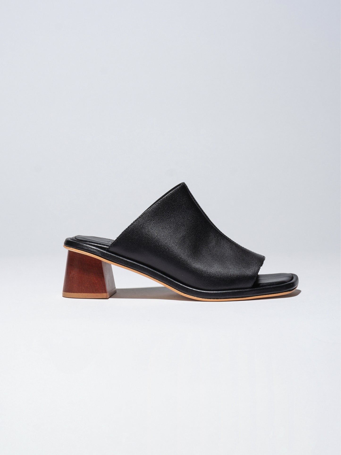 Light Gray נעלי עקב עור לנשים Terra Mules LAX