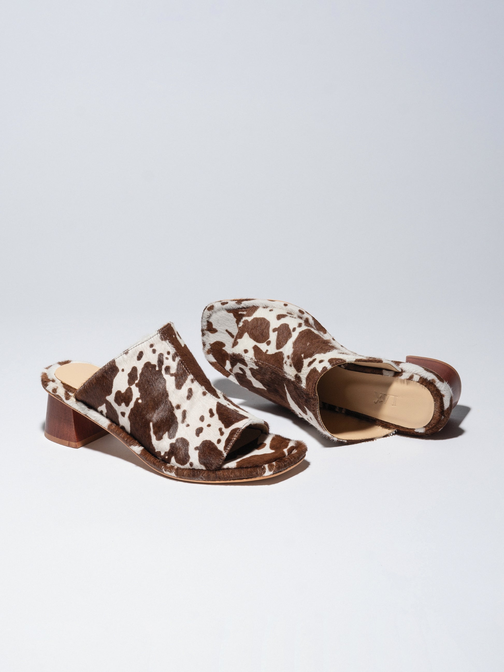 Light Gray נעלי עקב עור לנשים Terra Mules LAX