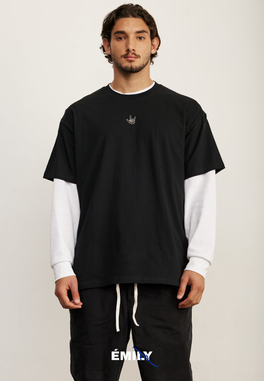 Black טי שירט קצרה LOUDER by Emily EMILY