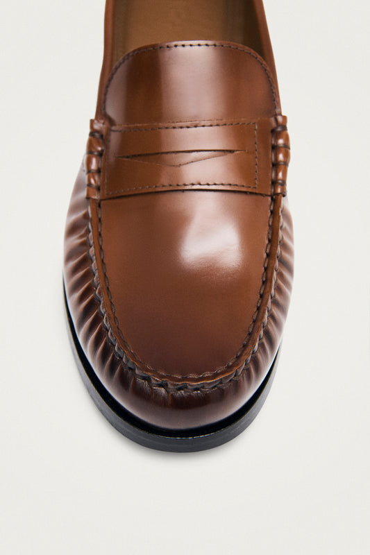 Saddle Brown מוקסינים לנשים Rivet ALOHAS