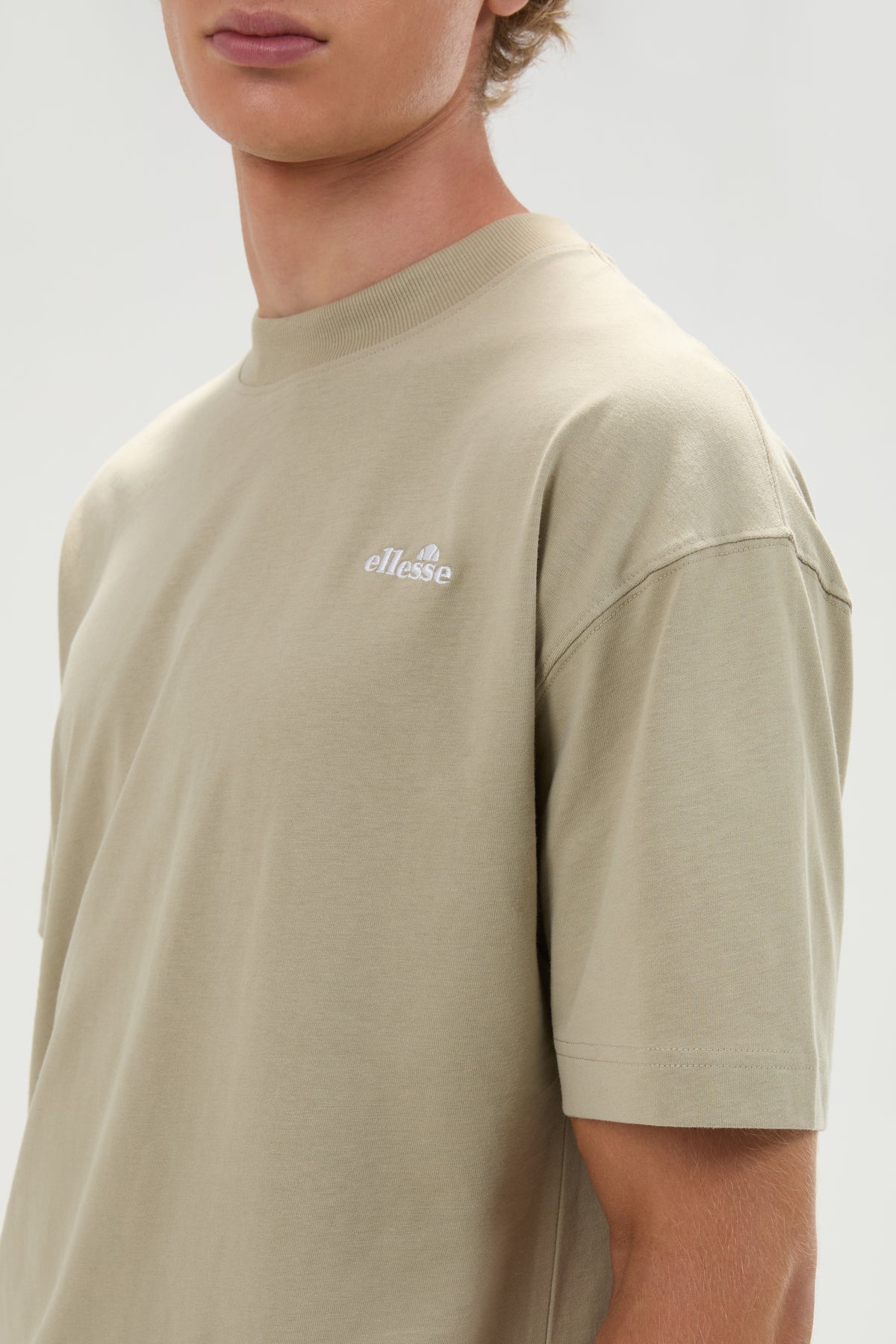 Dark Gray SUISIO T-SHIRT-HERITAGE ESSENTIALS טי שירט קצרה ELLESSE‎
