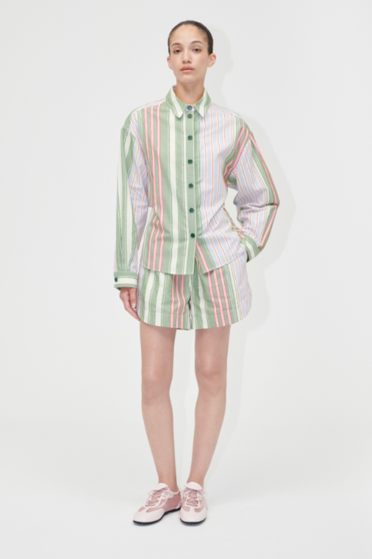 Antique White חולצה מכופתרת ארוכה לנשים Boyfriend STINE GOYA