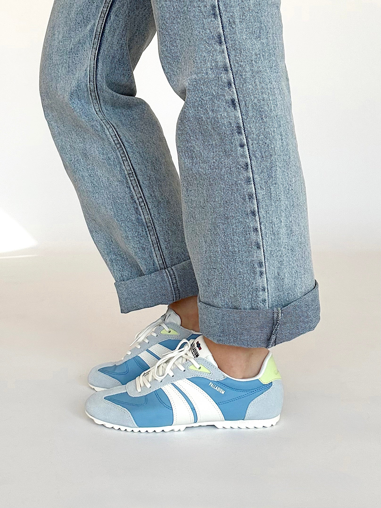 Light Gray סניקרס לנשים Pallaracer Flame PALLADIUM