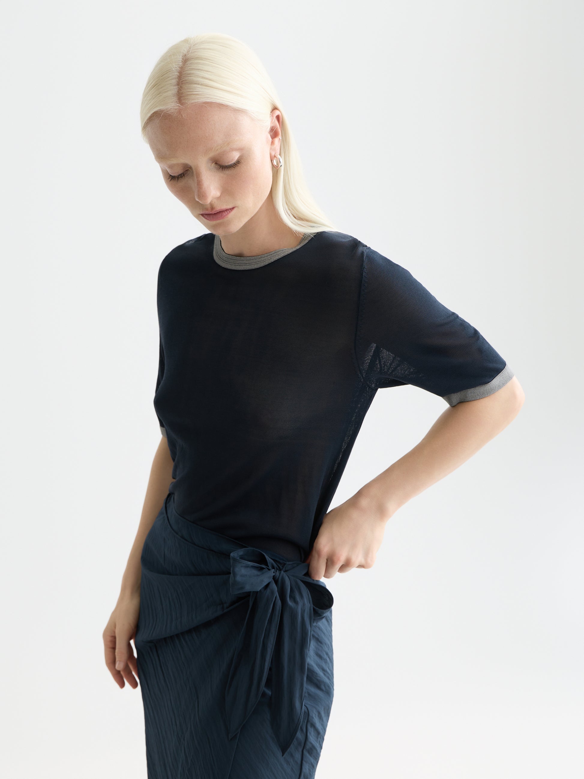 Lavender טי שירט סריג קצרה לנשים Stripe Trim Short SCOTCH & SODA