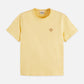 Pale Goldenrod טי שירט קצרה לנשים Regular Fit עם הדפס קטן בחזה SCOTCH & SODA
