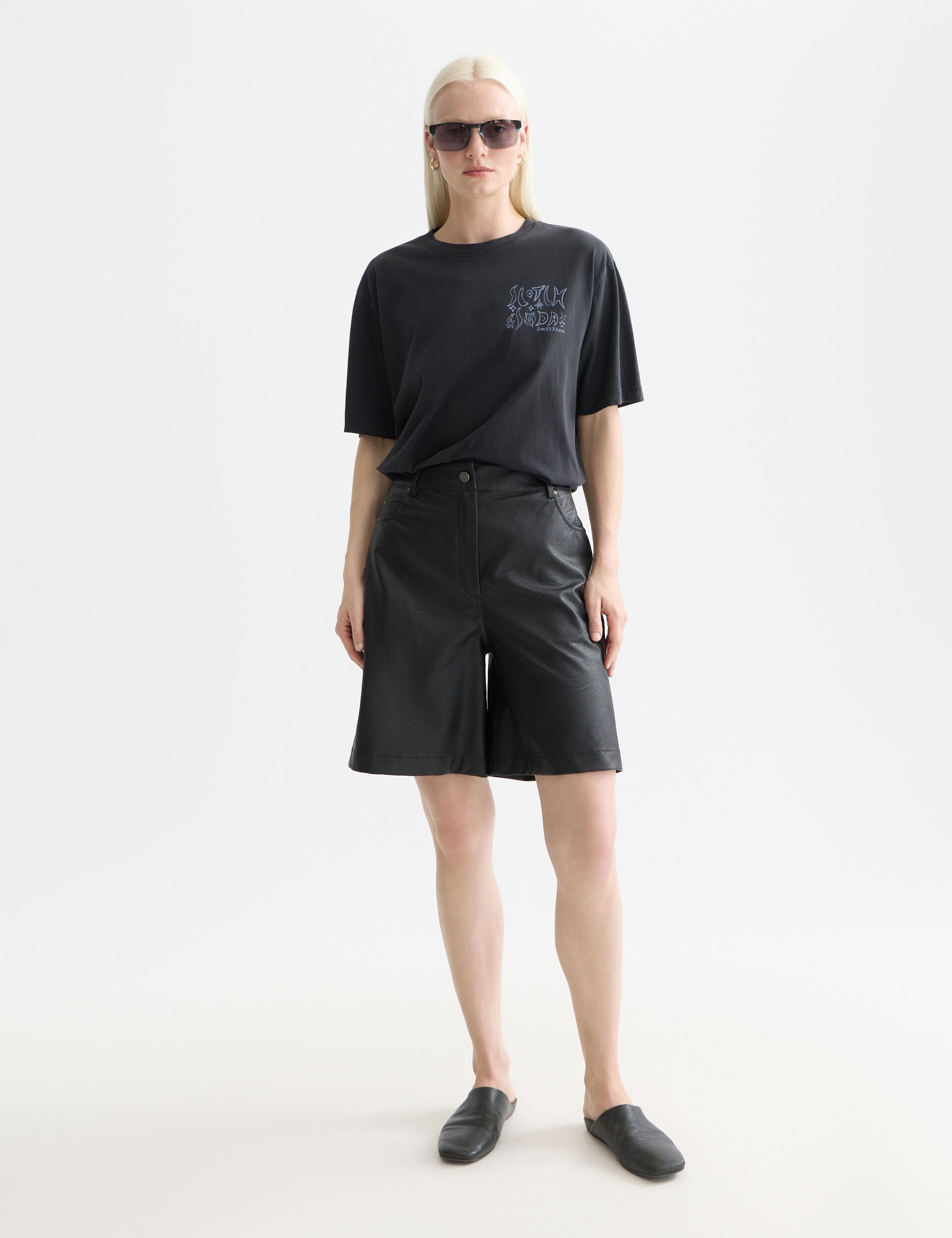 White Smoke טי שירט קצרה לנשים Washed Artwork SCOTCH & SODA