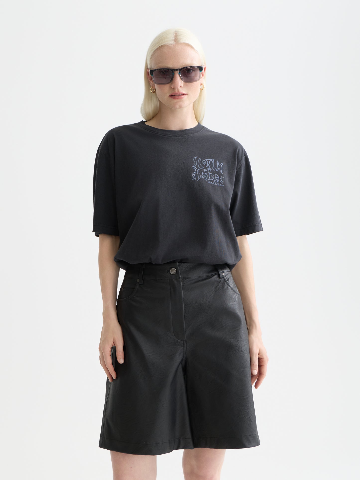 Dark Slate Gray טי שירט קצרה לנשים Washed Artwork SCOTCH & SODA