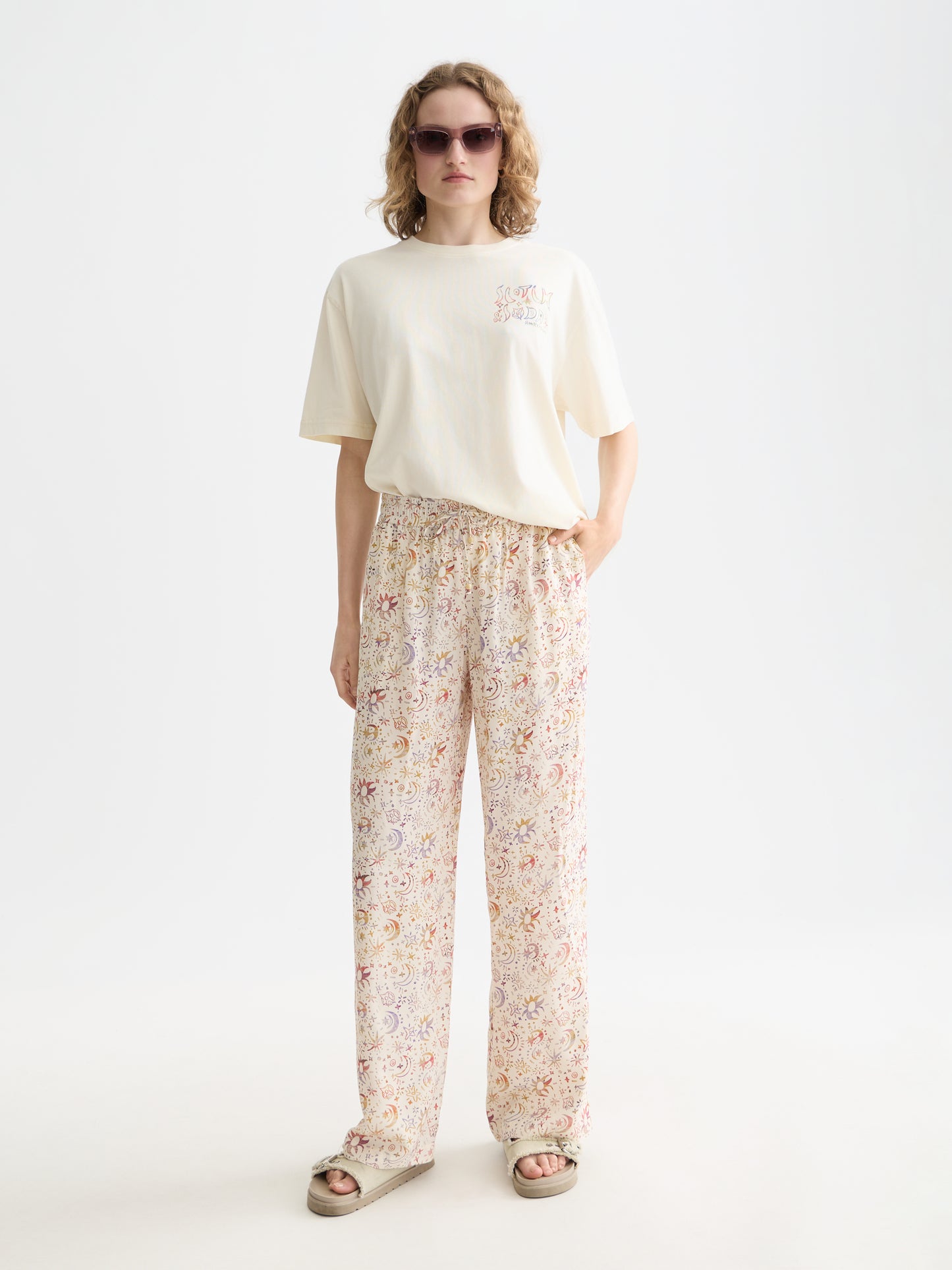 Seashell טי שירט קצרה לנשים Washed Artwork SCOTCH & SODA