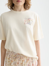 Light Gray טי שירט קצרה לנשים Washed Artwork SCOTCH & SODA