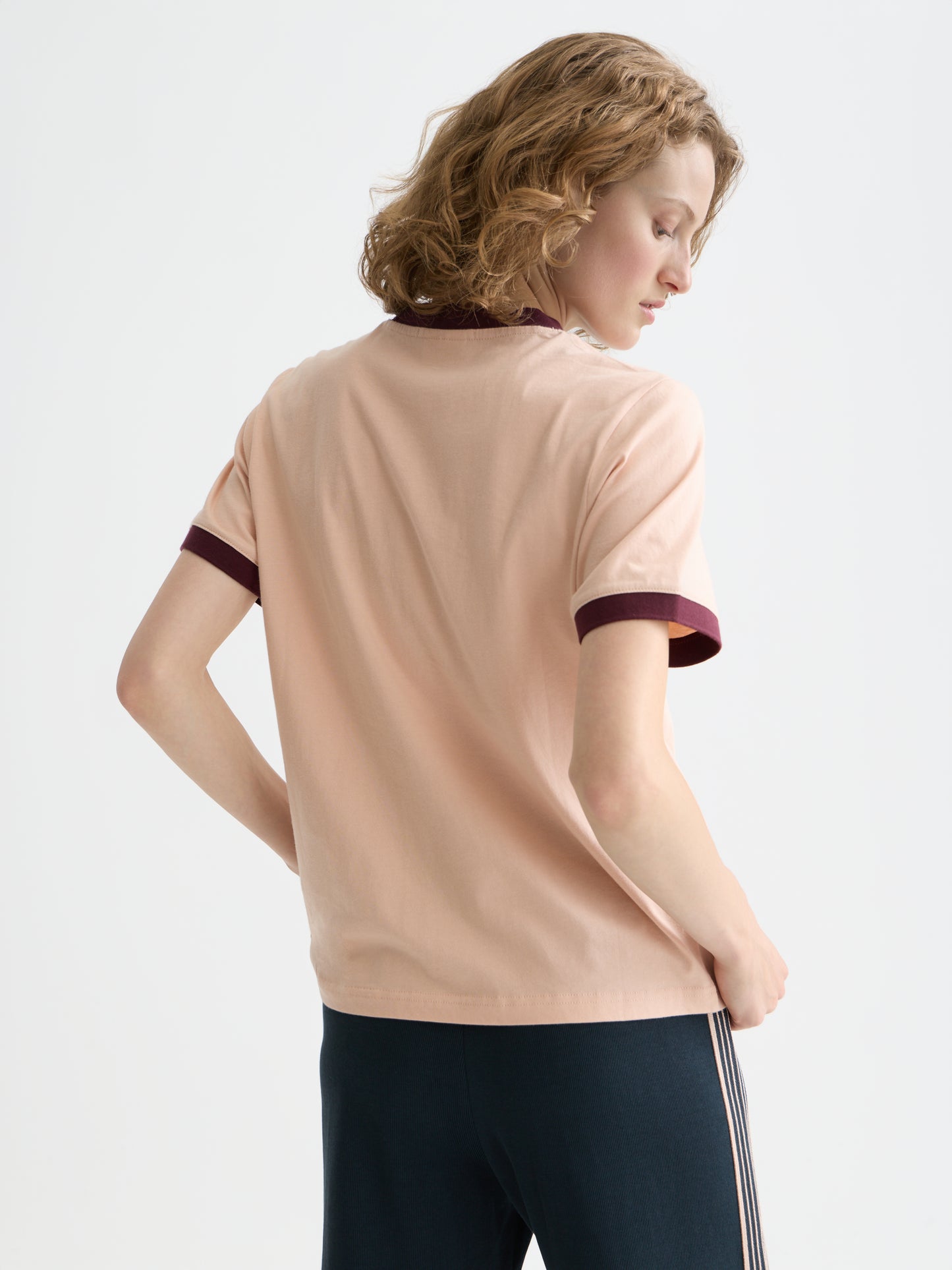 Lavender טי שירט קצרה לנשים Embroidered SCOTCH & SODA