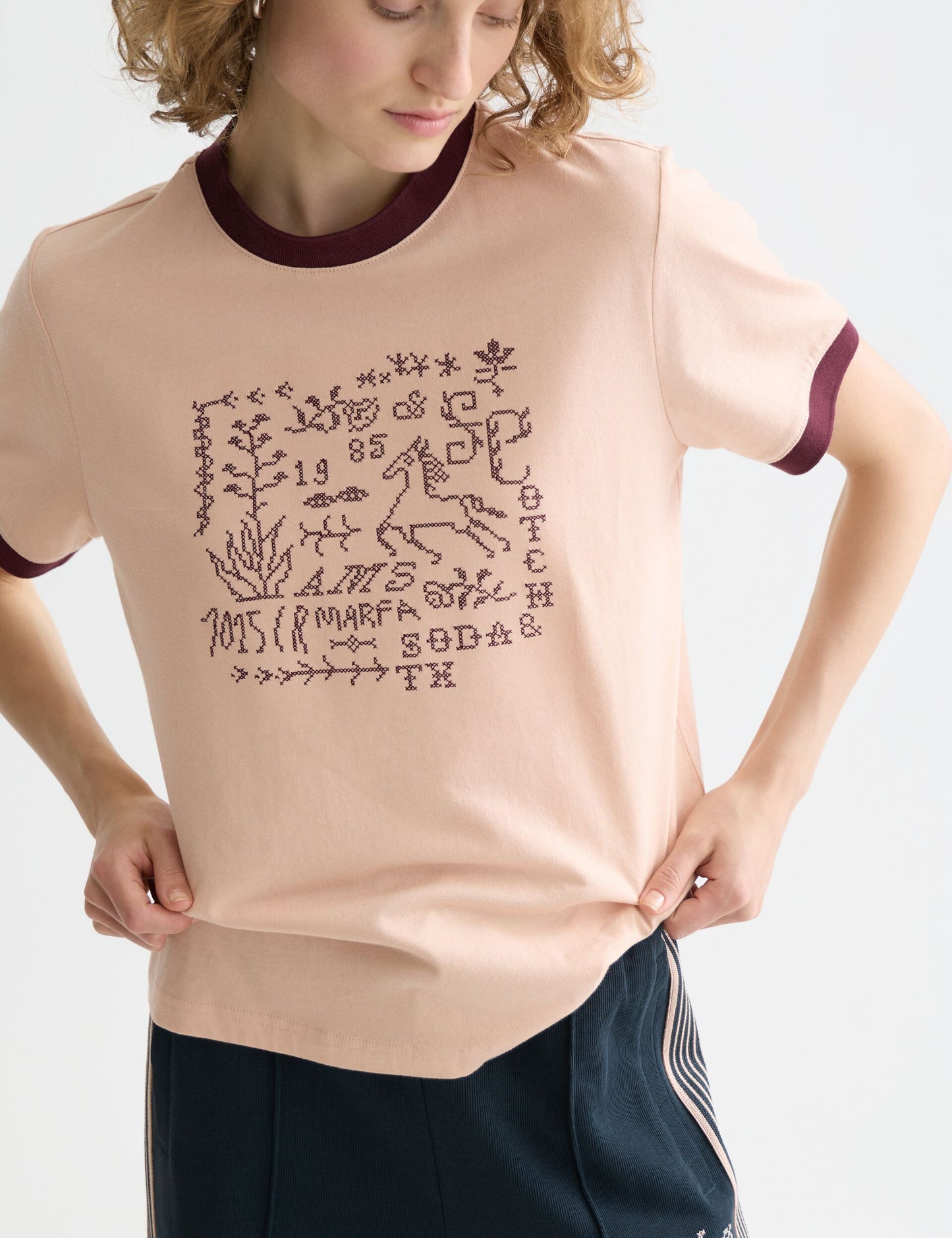 Lavender טי שירט קצרה לנשים Embroidered SCOTCH & SODA