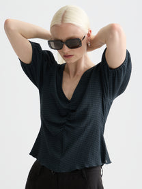 Lavender חולצה קצרה לנשים Structured V-Neck SCOTCH & SODA