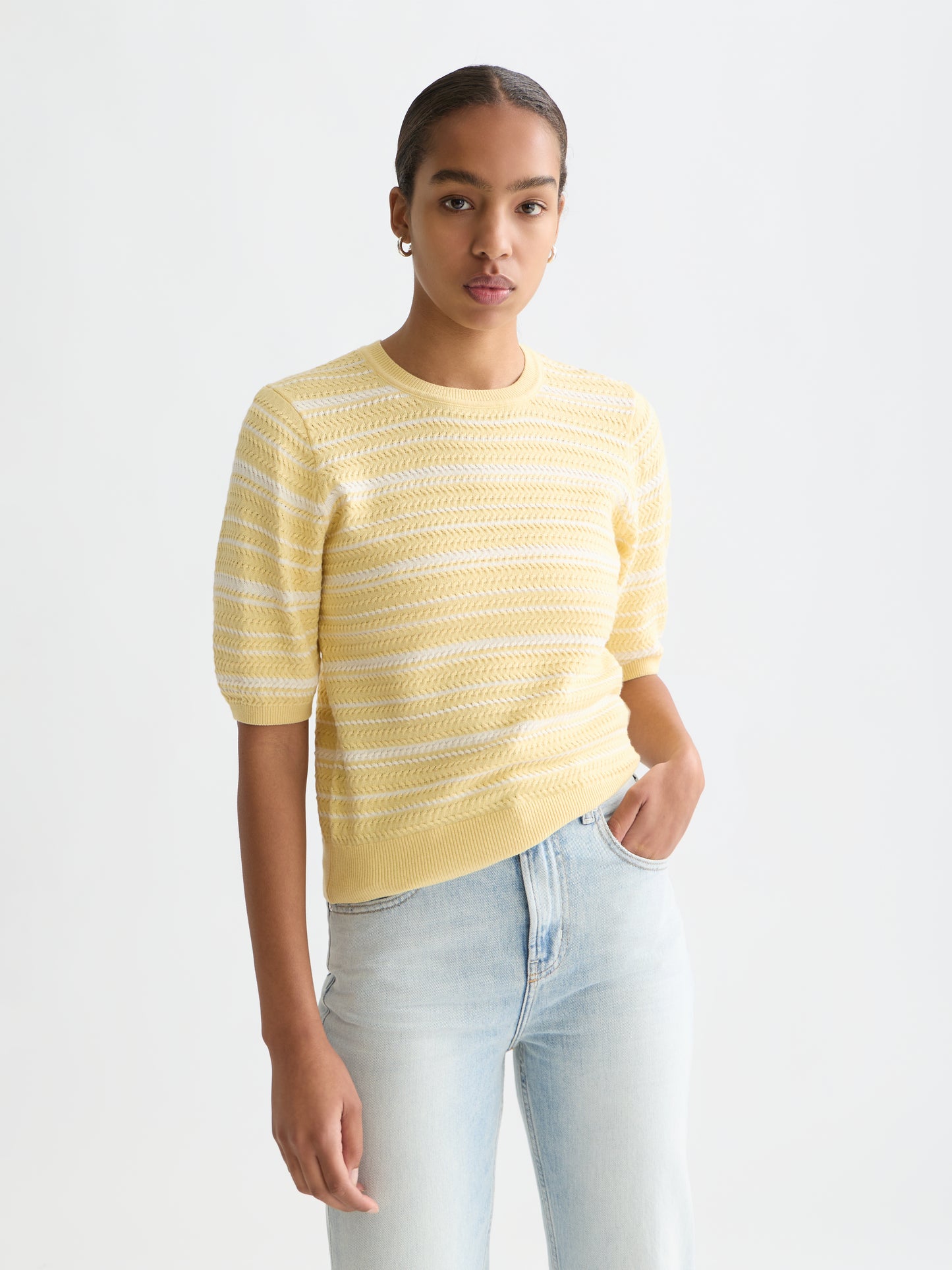 Lavender טי־שירט סריג פסים טקסטורלית לנשים Textured Stripe SCOTCH & SODA