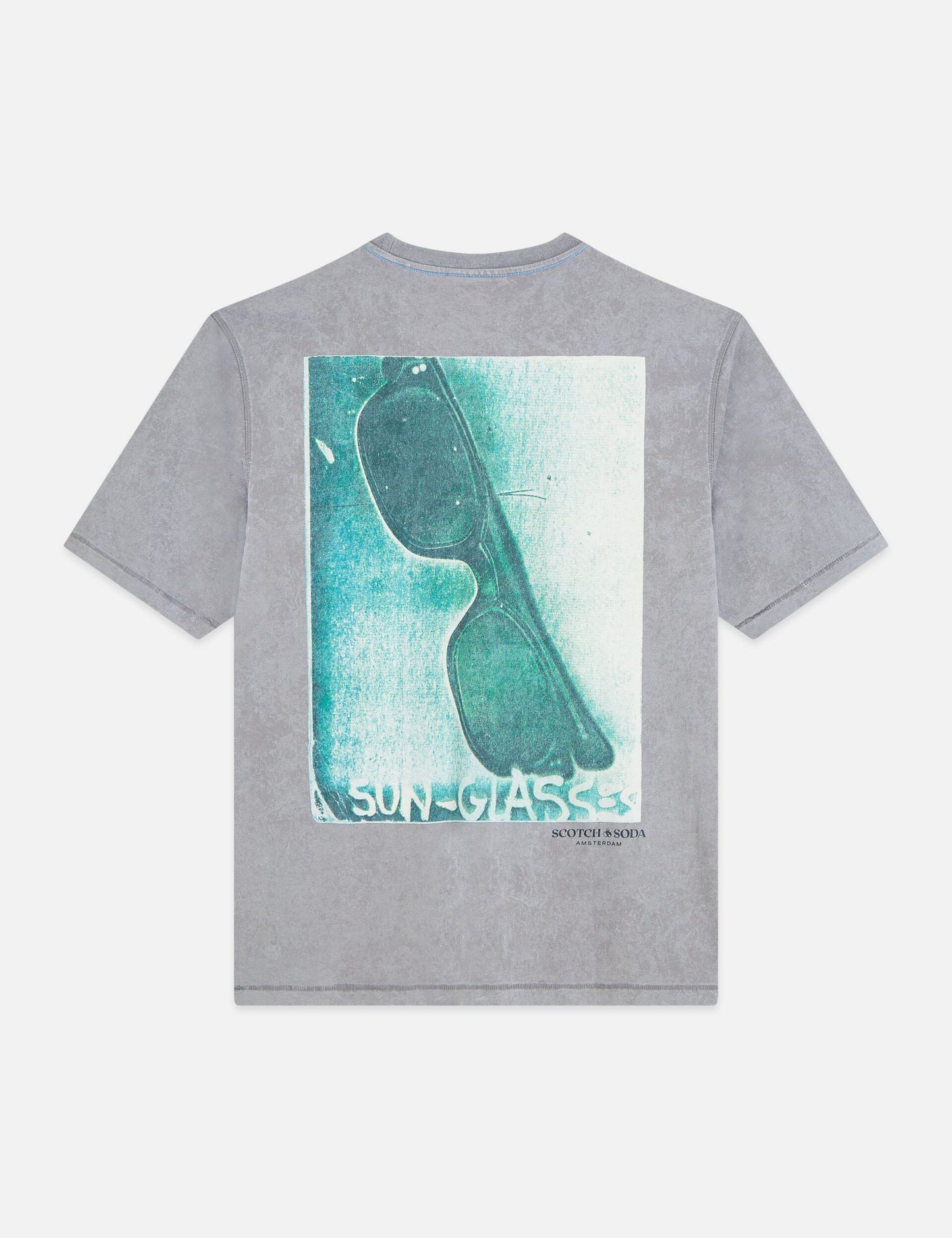 White Smoke טי־שירט בגזרה רחבה לנשים Basquiat Graphic SCOTCH & SODA
