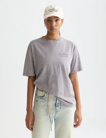 Lavender טי־שירט בגזרה רחבה לנשים Basquiat Graphic SCOTCH & SODA