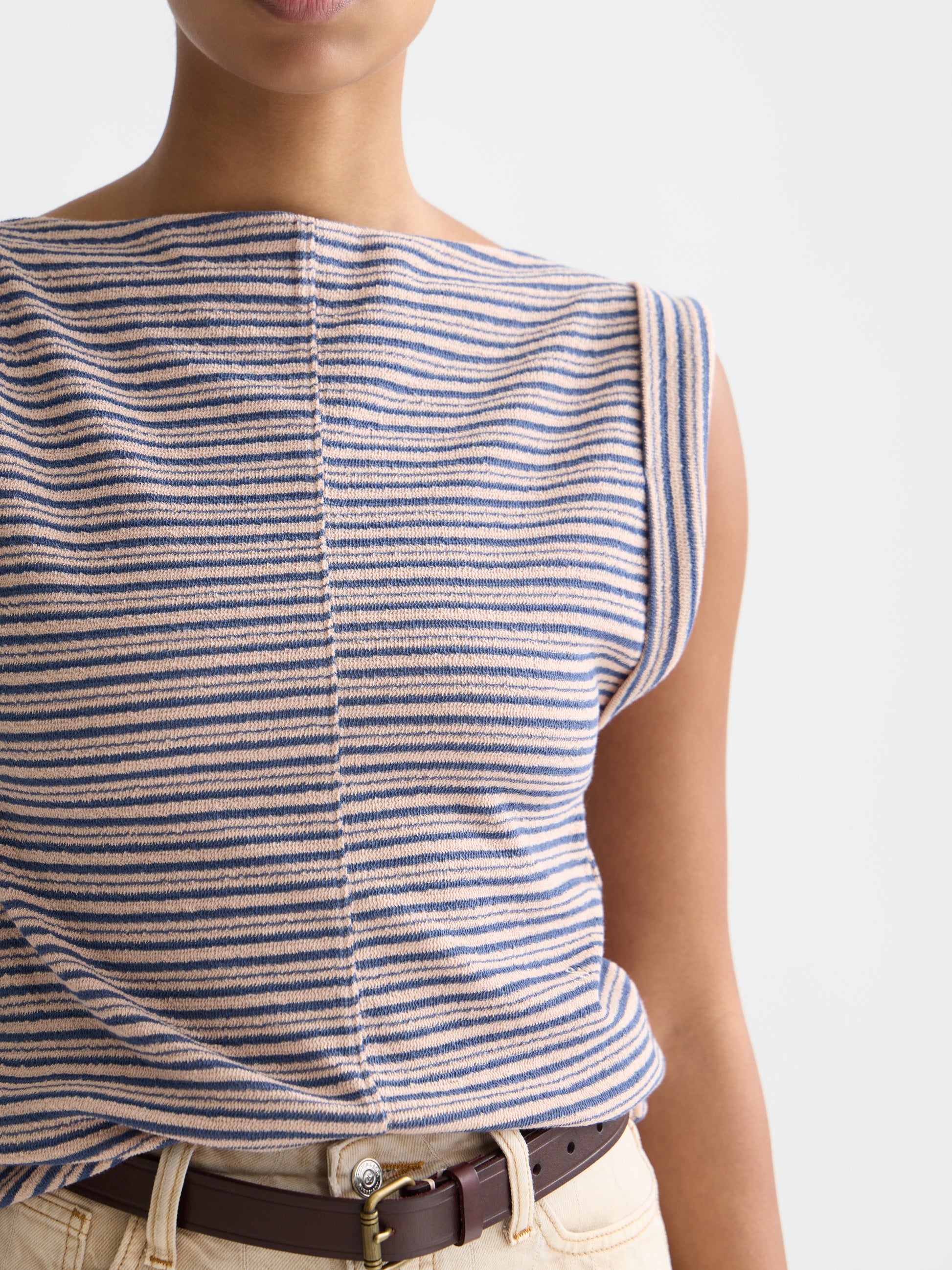 Lavender טי־שירט פסים עם שרוולים מקופלים לנשים Striped SCOTCH & SODA