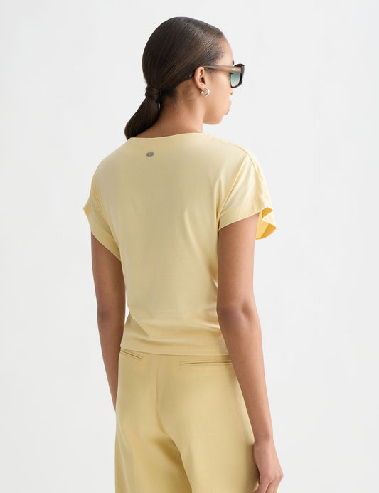 Tan טי־שירט לנשים Knotted Slash Neck SCOTCH & SODA