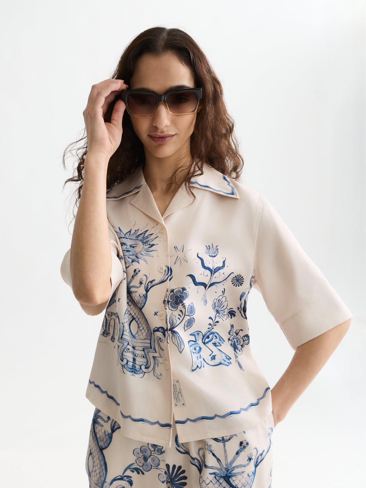Lavender חולצה מכופתרת קצרה לנשים Printed Camp SCOTCH & SODA