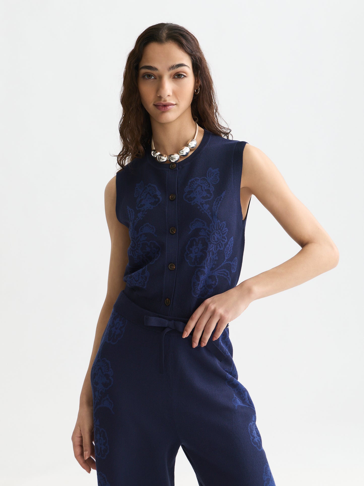 Black ווסט לנשים Jacquard Knitted SCOTCH & SODA